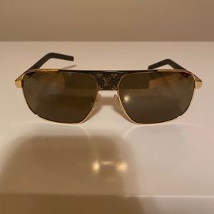 Louis Vuitton sun glasses 100% Authentic